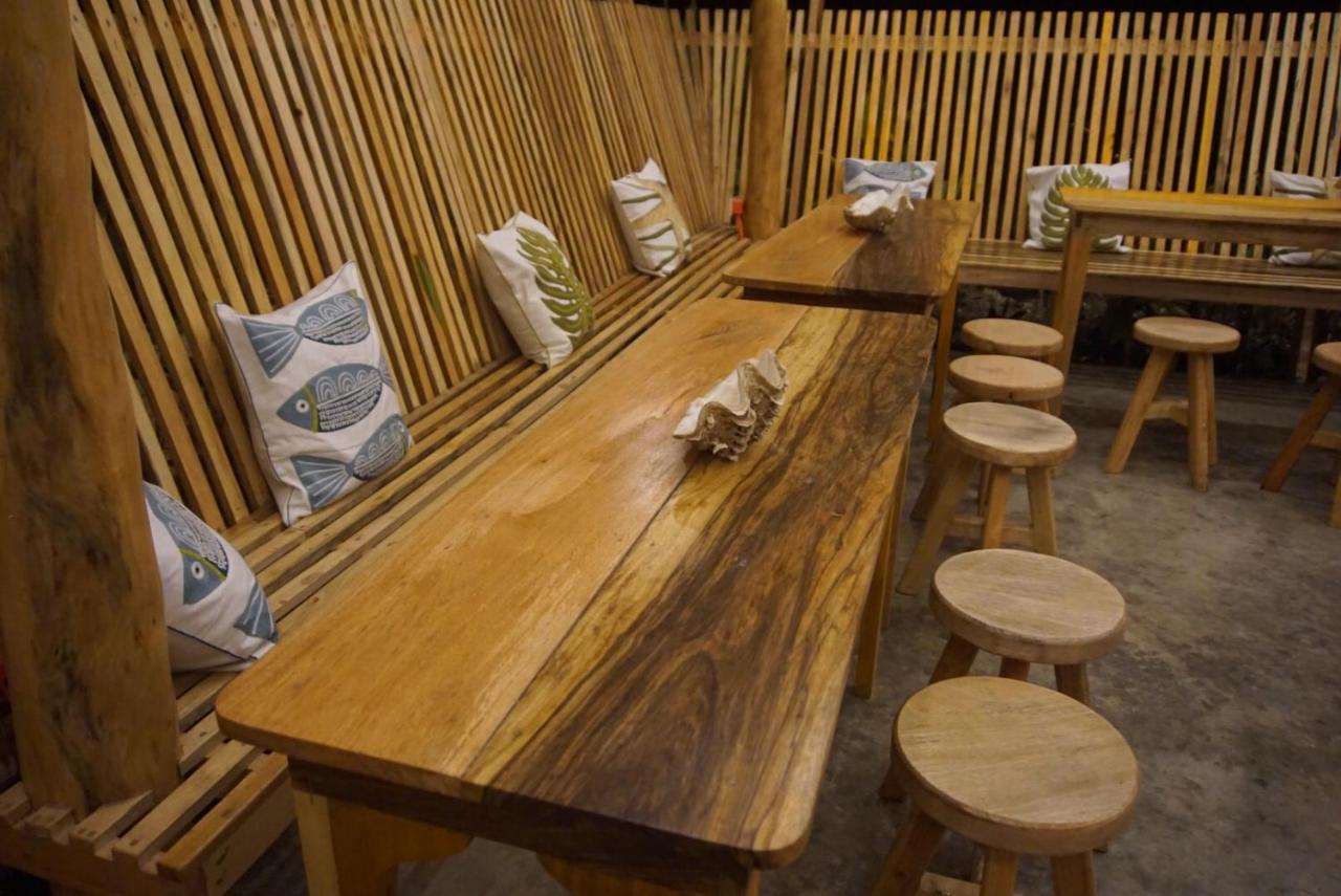 Hiraya Surf Hostel Генерал-Луна Экстерьер фото