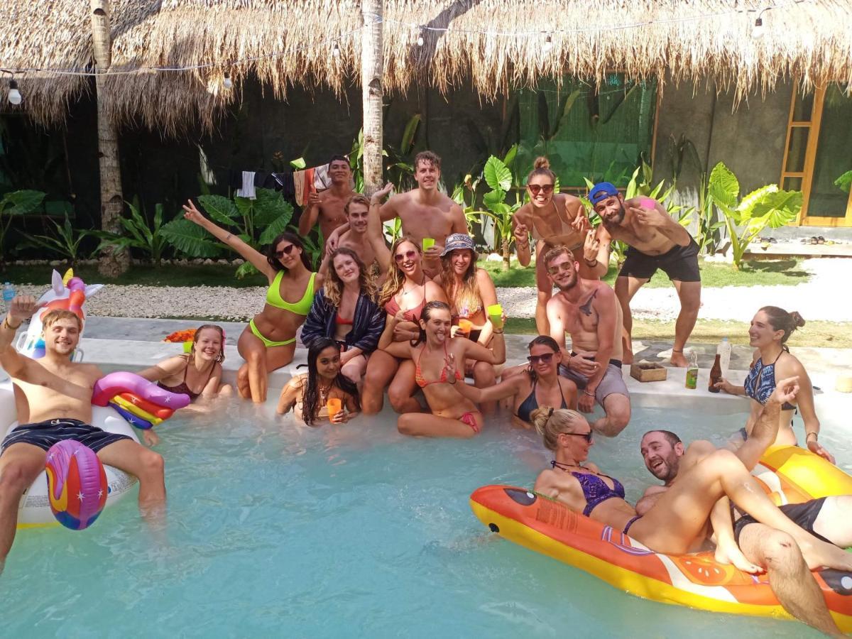 Hiraya Surf Hostel Генерал-Луна Экстерьер фото