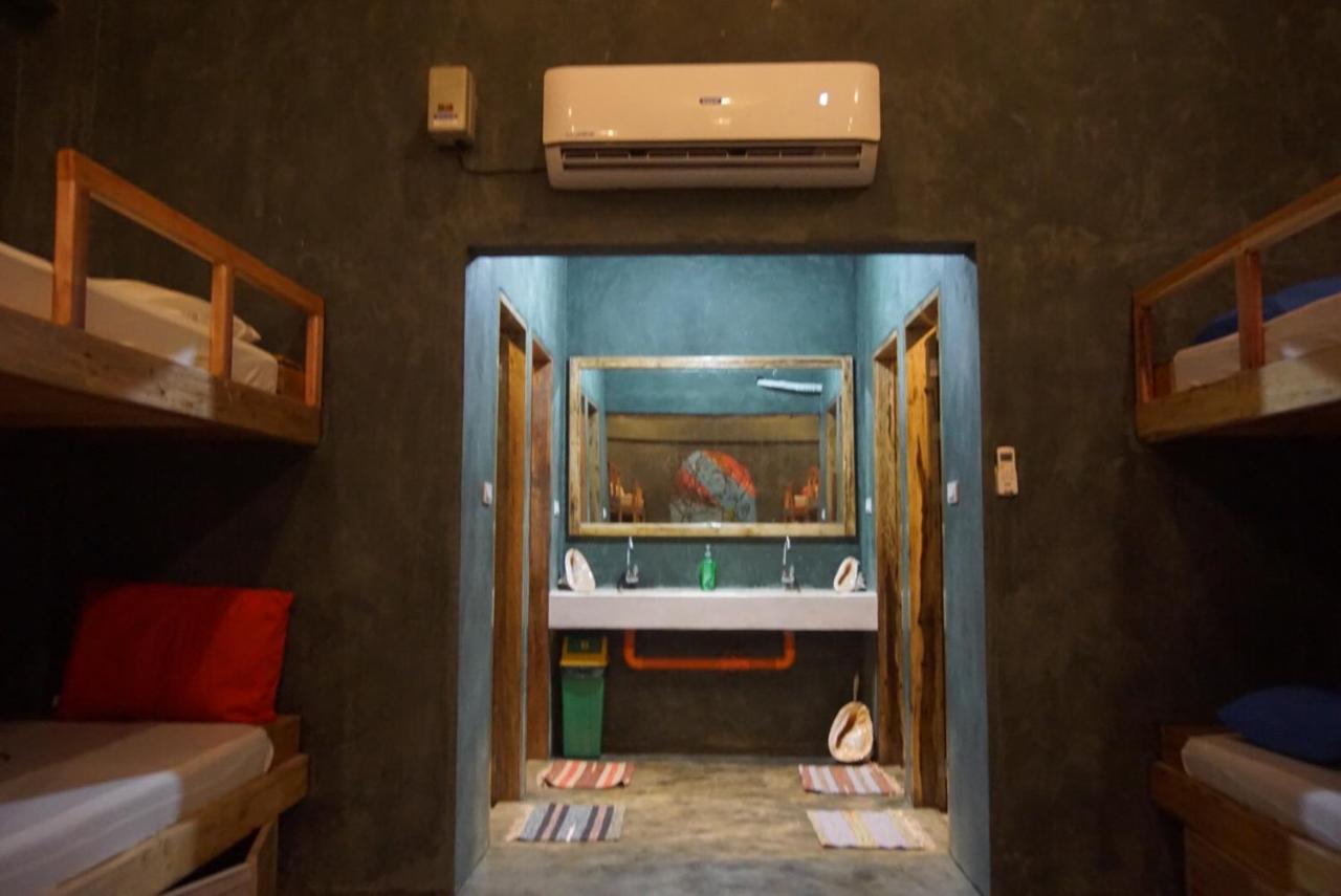 Hiraya Surf Hostel Генерал-Луна Экстерьер фото